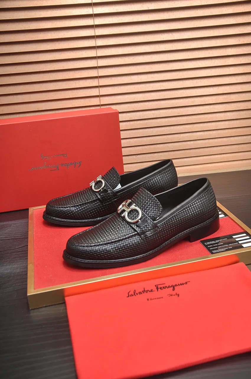 Men's shoes 💰460💶 [Ferragamo/Ferragamo] The latest model in the counter. Original imported open-sided high-quality cowhide hand-woven + imported 🐂 cowhide + original luxury metal buckle + original combined outsole. Comparison without pressure 38--45 (45 custom-made)